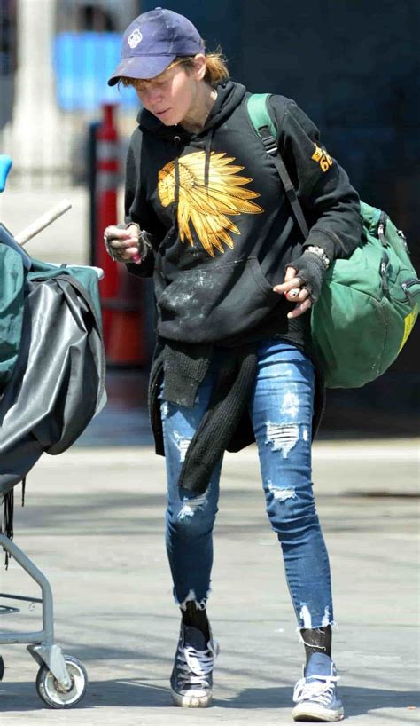 Former Model Loni Willison Was Spotted Garbage Diving - vrogue.co