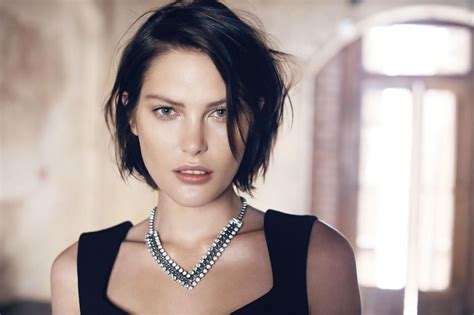 Catherine Mcneil Fronts Cues New Campaign Short Hair Styles Hair
