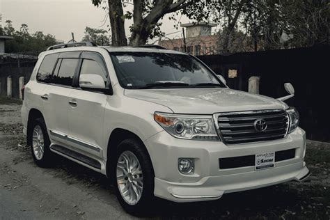 The 2019 toyota land cruiser 300 will replace the aging j200 series. Toyota Land Cruiser 2019 Prices in Pakistan, Pictures ...