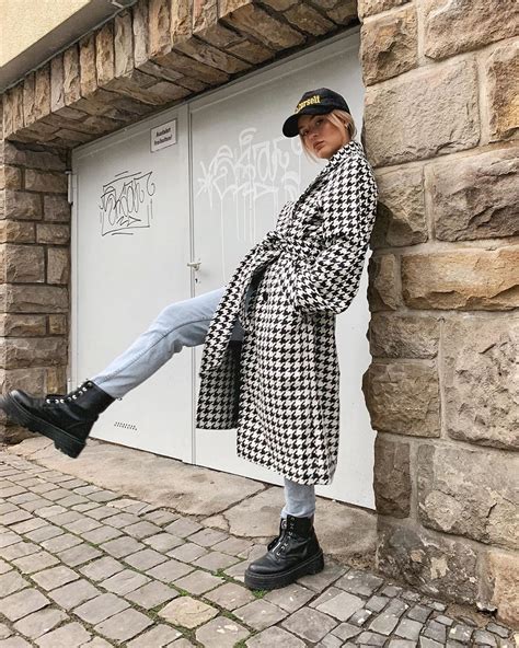 Während des finales wird auch in diesem jahr wieder der personality award von gntm vergeben. Romina Meier on Instagram: "don't disturb 🦩" in 2020 | Insta fashion, Fashion, Fashion week