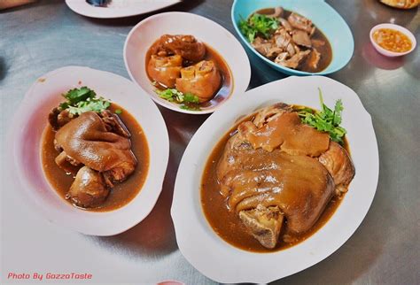 สำหรับ เจริญแสงสีลม ตำนานเนื้อและหนังของขาหมู ละลายในปาก ตั้งอยู่ตรงปลายถนนสีลมก่อนถึงสามแยกบางรัก ซอยอีกด้านจาก ซอย. ขาหมูเจริญแสงสีลม(เลิดสิน) ข้าวขาหมูประเภทเซียงกง - Pantip
