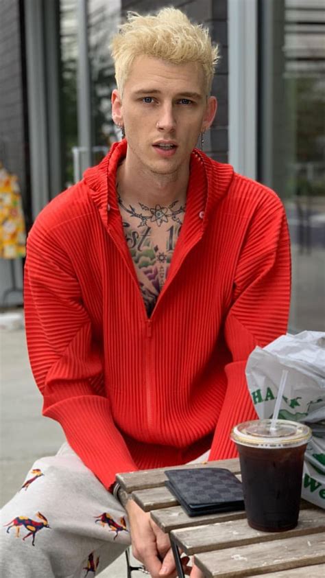 Machine gun kelly, yungblud, travis barker — i think i'm okay 02:50. Machine Gun Kelly - Imagines - 8 - Date (fluff) - Wattpad