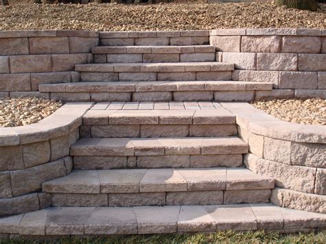 Steps Made With Retaining Wall Blocks Trendedecor