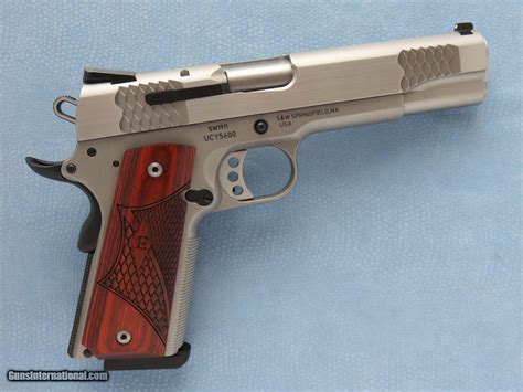 Smith And Wesson Model Sw 1911 E Series Pistol Cal 45 Acp