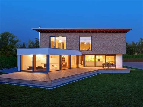 Wir bieten nachhaltige, ökologische & designorientierte holzhäuser und. Designhaus Bullinger - Baufritz in 2020 | Haus, Schmales ...