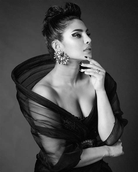 Priyanka Chopra Redefines Sexy Looks Absolutely Hot And Stunning See These Pics Hot News