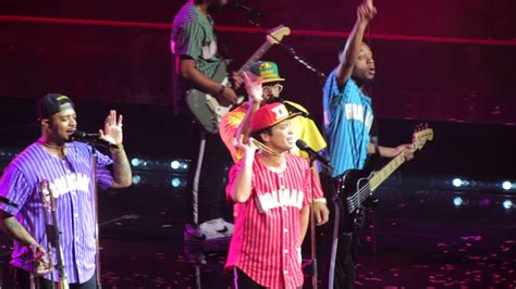Uptown Funk Bruno Mars 24k Magic Tour Msg 9 23 2017 Youtube