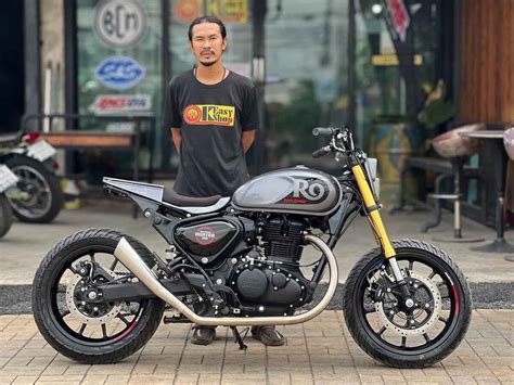 This Modified Royal Enfield Hunter 350 Street Tracker Is Beautiful