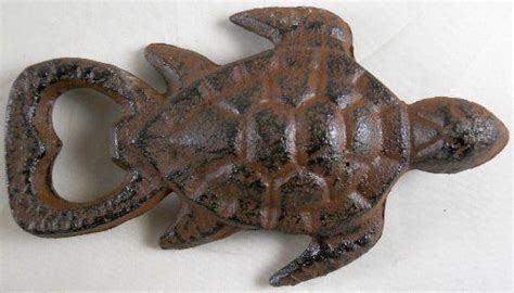The friendly honu turtle is a denizen of tropical seas. Pin on Wine Openers