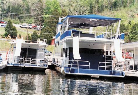 Be your own captain and capture the beauty and the prestige of one of the clearest bodies of water in the country. House Boats For Sale On Dale Hollow Lake : 16x68 Lakeview ...