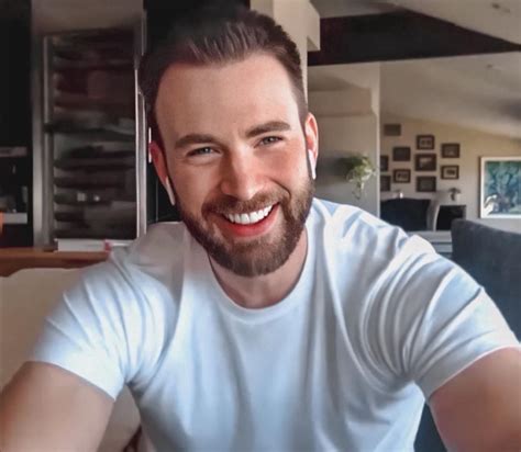 Fashion Pulis Insta Scoop Chris Evans Accidentally Shares Penis Photo
