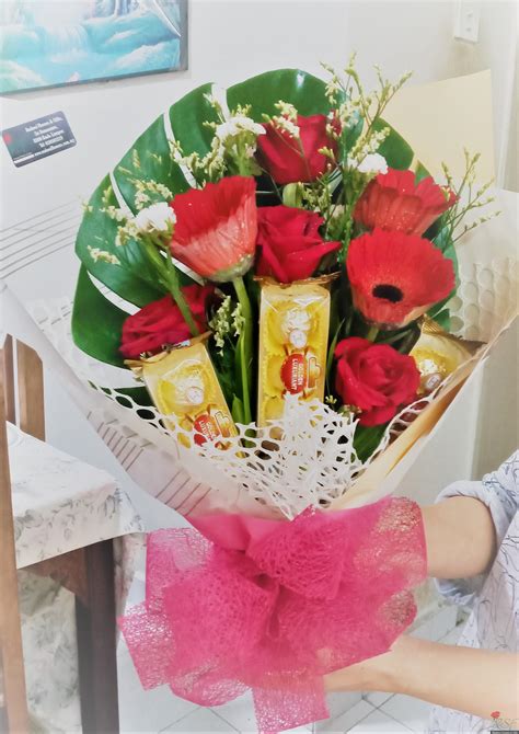 Click here to read reviews. HB069- Floral chocolate anniversary bouquet/ buket ulang ...