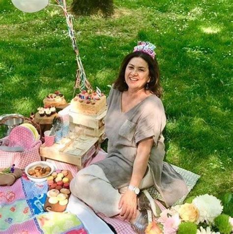 Bergüzar korel ile tan sağtürk ilişkisinin bitmesinin nedeni olarak gösterilen korel'in annesi hülya bergüzar korel ile tan sağtürk'ün aşkı geçen ay sona ermişti. Bergüzar Korel'in annesi Hülya Darcan yeni yaşını kutladı ...