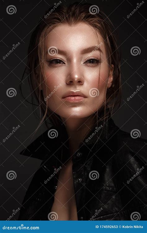 Beautiful Young Girl With Natural Nude Make Up Beauty Face Stock Image Image Of Lipstick