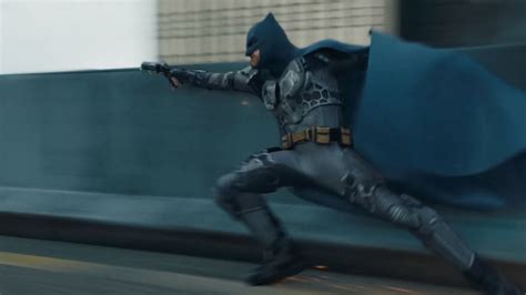 Ben Affleck Gets A Blue And Grey Batman Suit In The Flash And We Have