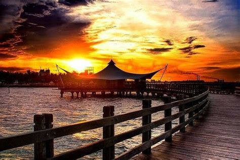Ini pembalap indonesia di zaman sirkuit ancol, pada tahu belum? Ancol di malam hari | Fotografi dan Malam
