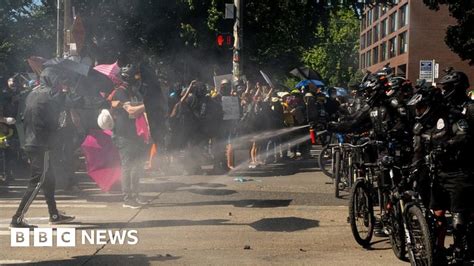 Seattle Protest Police And Anti Racism Demonstrators Clash At March Bbc News
