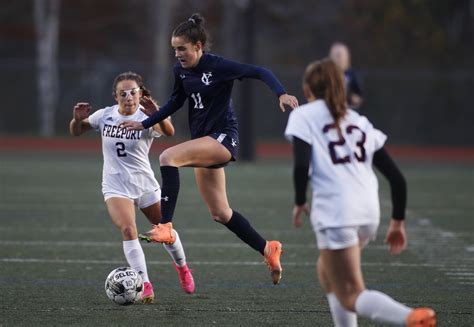 Girls Soccer Yarmouth Ousts Freeport Heads Back To Class B South Final
