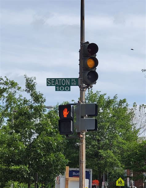 bloomingdale: DDOT: new countdown pedestrian signal at Seaton Pl NW and ...