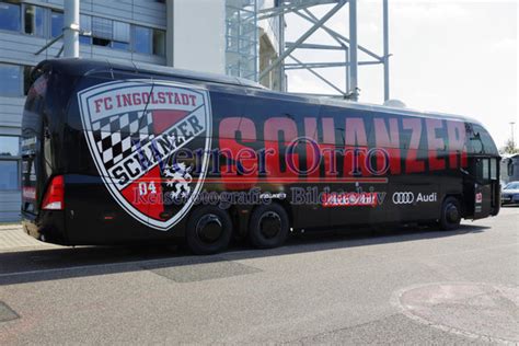 Vergleiche alle anbieter und finde den günstigsten preis. Details zu #1003514774 - Fussball, Spielerbus der ...