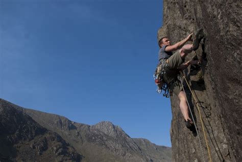 Basic Climbing Safety Lead Climbing How To Climb Harder