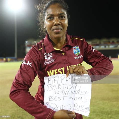 Afy Fletcher Of West Indies Pictured With A Message For Her Mother Nachrichtenfoto Getty Images