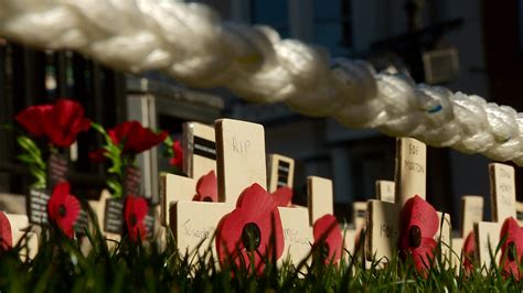 Channel Islands Falls Silent To Mark Armistice Day Itv News Channel