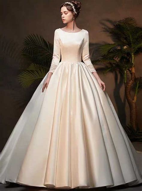 Satin Ball Gown Wedding Dress With Sleevesclassic Bridal Gownwd00371