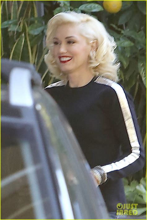 Gwen Stefani Gets Ready To Shine At A Business Meeting Photo 3282791 Gwen Stefani Pictures