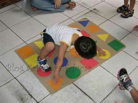 Los niños practican y refuerzan su aprendizaje en diversas áreas durante el. Twister figuras geométricas | Figuras geometricas para ...