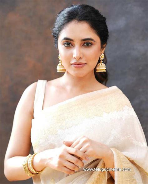 Priyanka Mohan In An Ivory Saree Page 4 Telugu Cinema