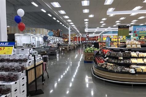 New Multi Level H E B Grocery Store Opens In Bellaire