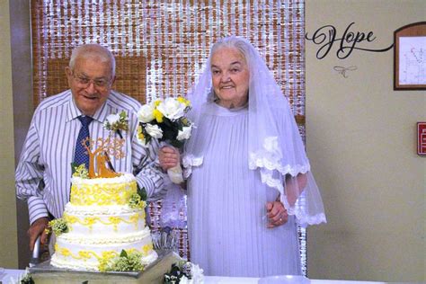 9 senior citizen couples renew their vows at senior care center abc news