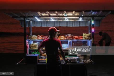 Sri Lanka Street Food Photos And Premium High Res Pictures Getty Images