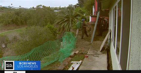 Several San Clemente Homes Living On The Edge Due To Landslide Cbs Los Angeles