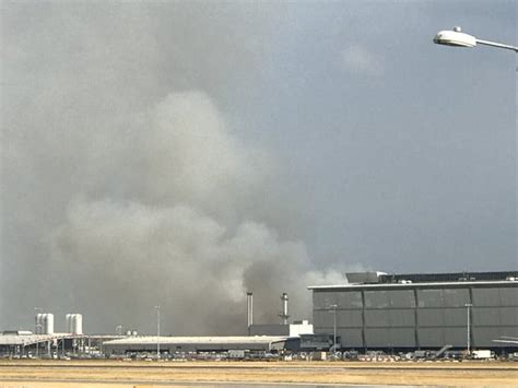 London Heathrow Airport Fire As Smoke Billows Into Air Daily Star