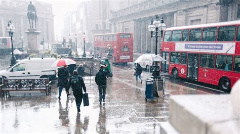 42 Glittering Photos Of London In The Rain London Photos London