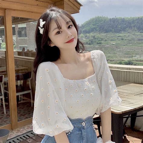 Summer New Korea Fashion Women Square Neck Floral Blouse Sweet Bubble Short Sleeve Crop Top