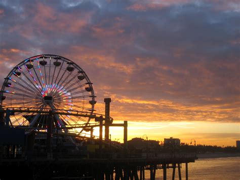 Santa Monica Pier At Sunrise Places To Go Dream Destinations Sunrise