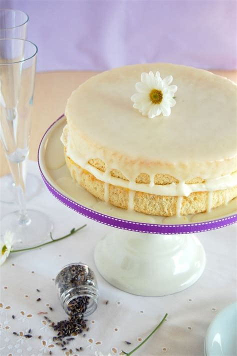 Lavender Chiffon Cake With Lime Curd Cream And Lime Icing Bolo