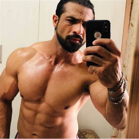 Shirtless Bollywood Men Mohammad Nazim S Sexy Shirtless Mirror Selfie