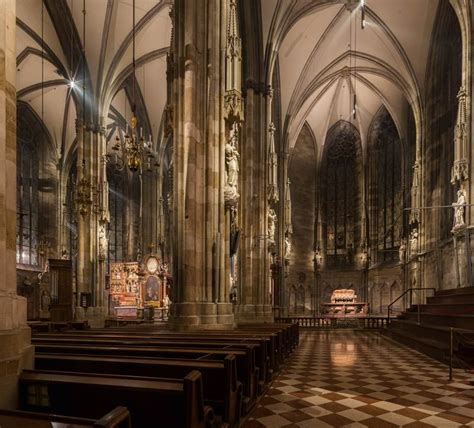 Der Stephansdom im neuen Licht | Stephansdom, Architektur ...