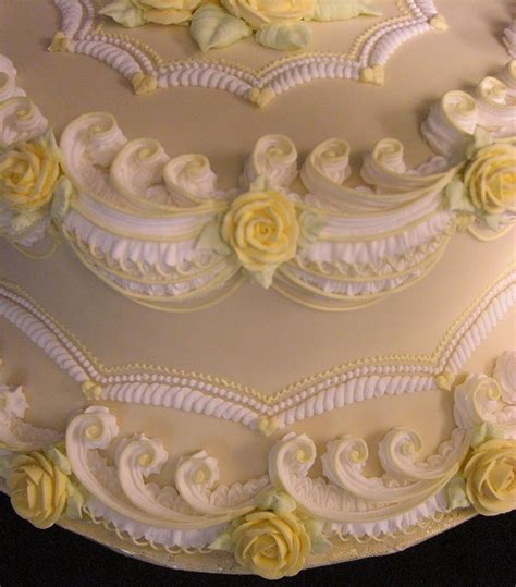 Victorian Ruffle And Roses Victorian Wedding Cakes Royal Icing Cakes Cake Decorating