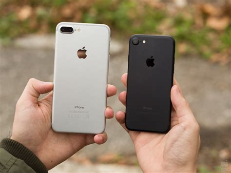 Apple Iphone 7 Plus Vs Iphone 7 Is Apples Larger Handset Worth It