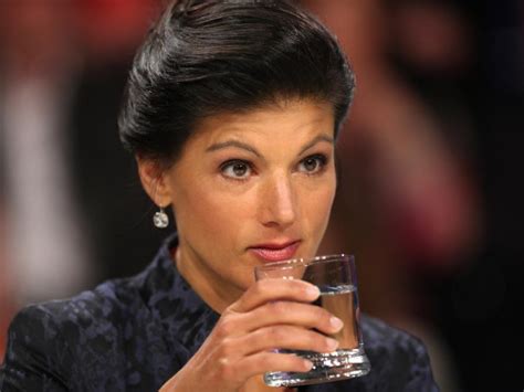 Sahra wagenknecht was born on july 16, 1969 in jena, german democratic republic. Gauland nennt Wagenknecht Stimme der Vernunft