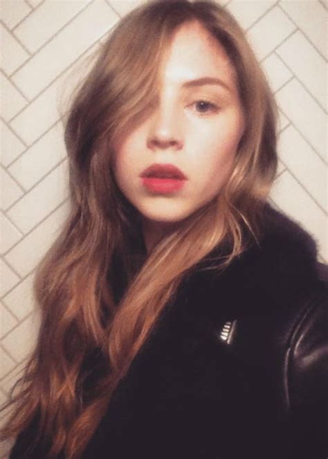 Hermione Corfield Height Weight Age Boyfriend Family Biography