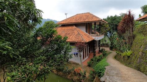 Rumah Megah Di Lereng Pegunungan Kampung Terpencil Bikin Betah Suasana