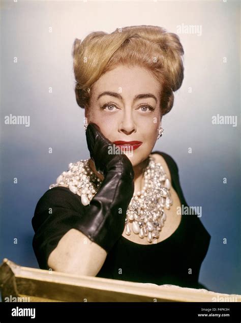 Joan Crawford In The 60s Stock Photo Alamy