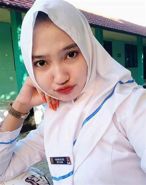 Lowongan kerja perawat di indonesia. 15 Potret Perawat Berwajah Cantik, Orang Lain Saja Dirawat ...