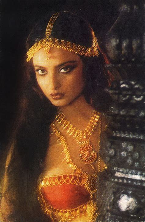 Retro Bollywood Indian Aesthetic Vintage Bollywood Rekha Actress